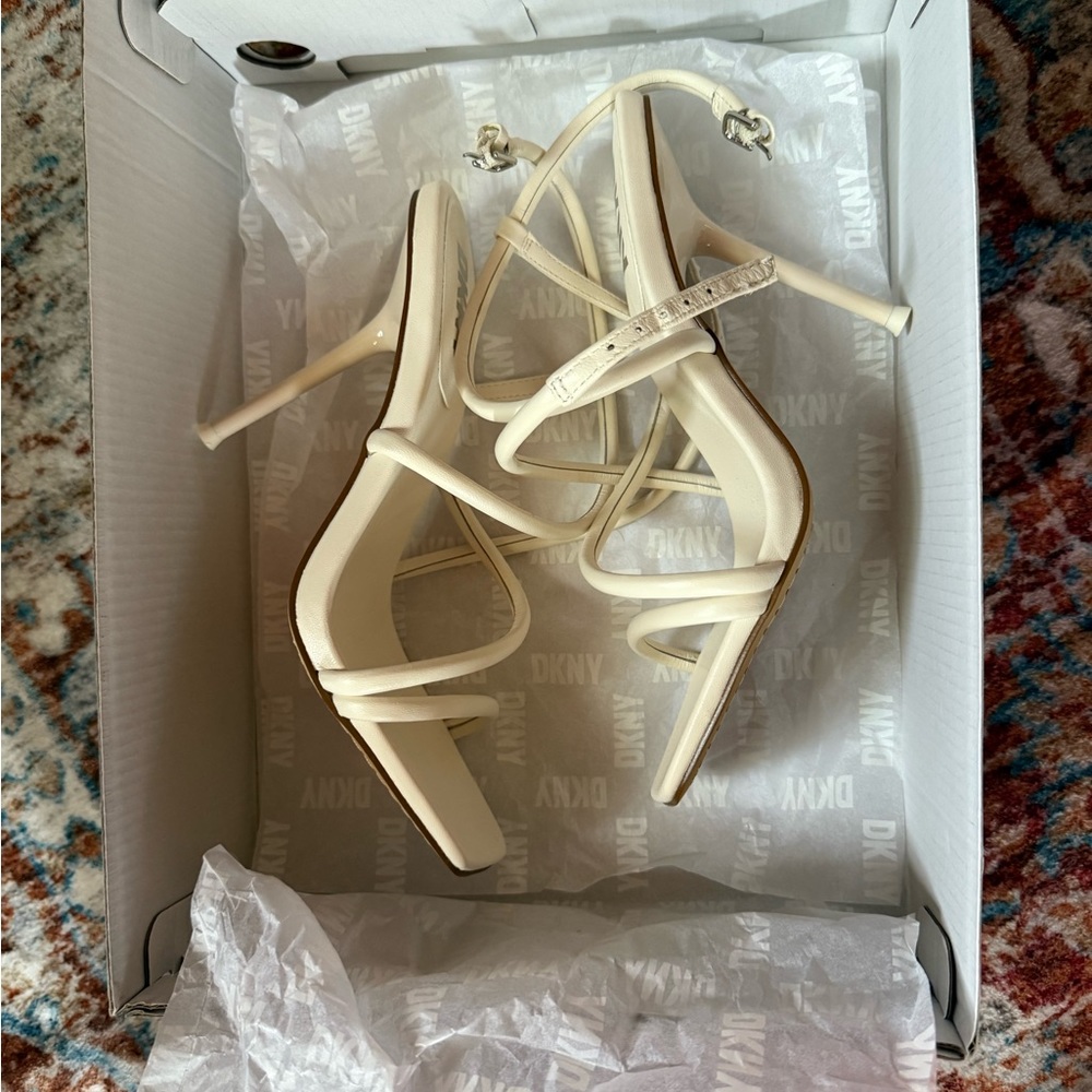 DKNY Reia Slingback Sandals ✨